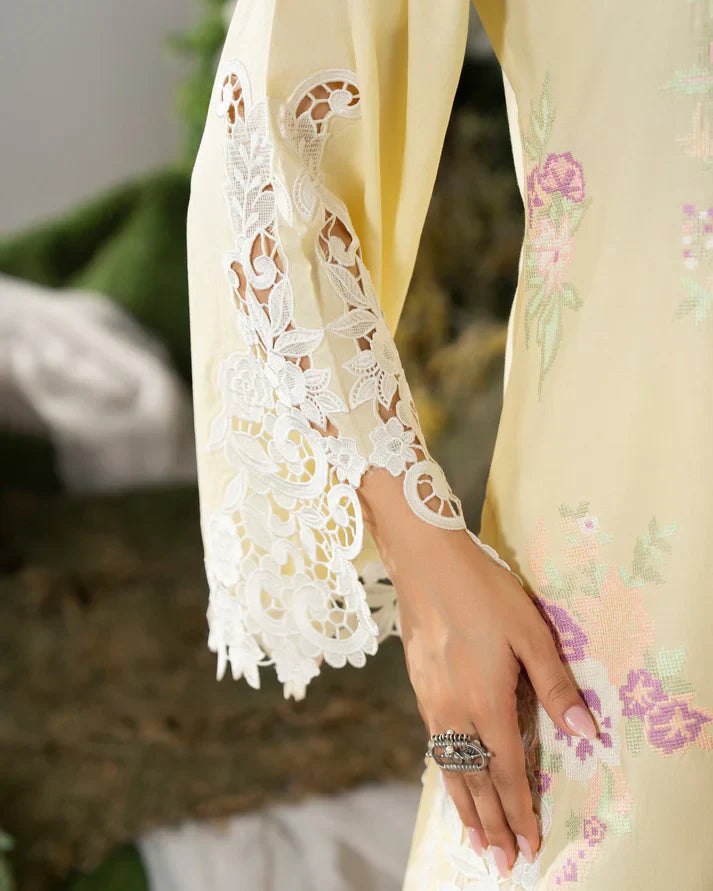 Karma Ayra 1586 Creamy yellow