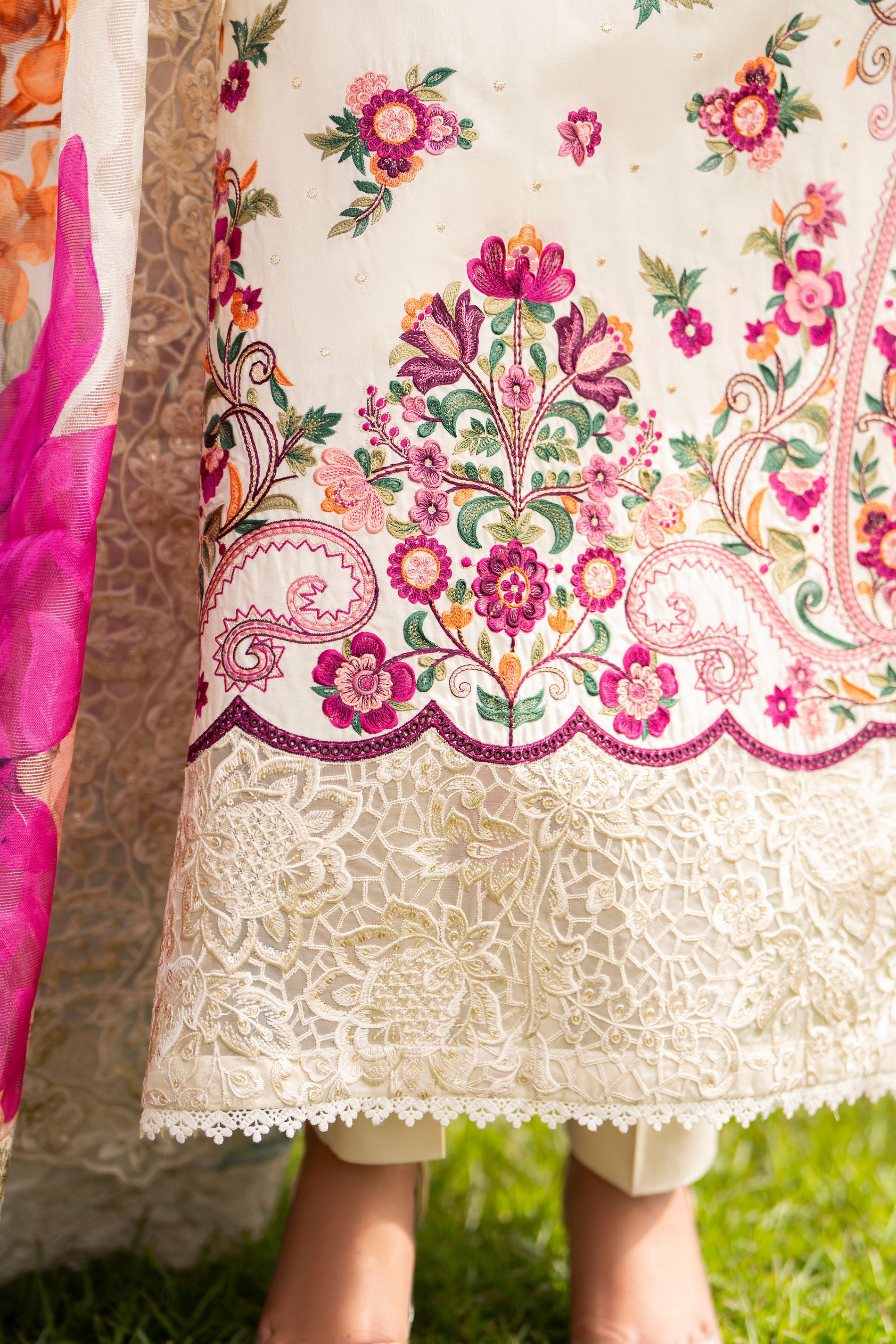 KC-1553-Ivory Bloom