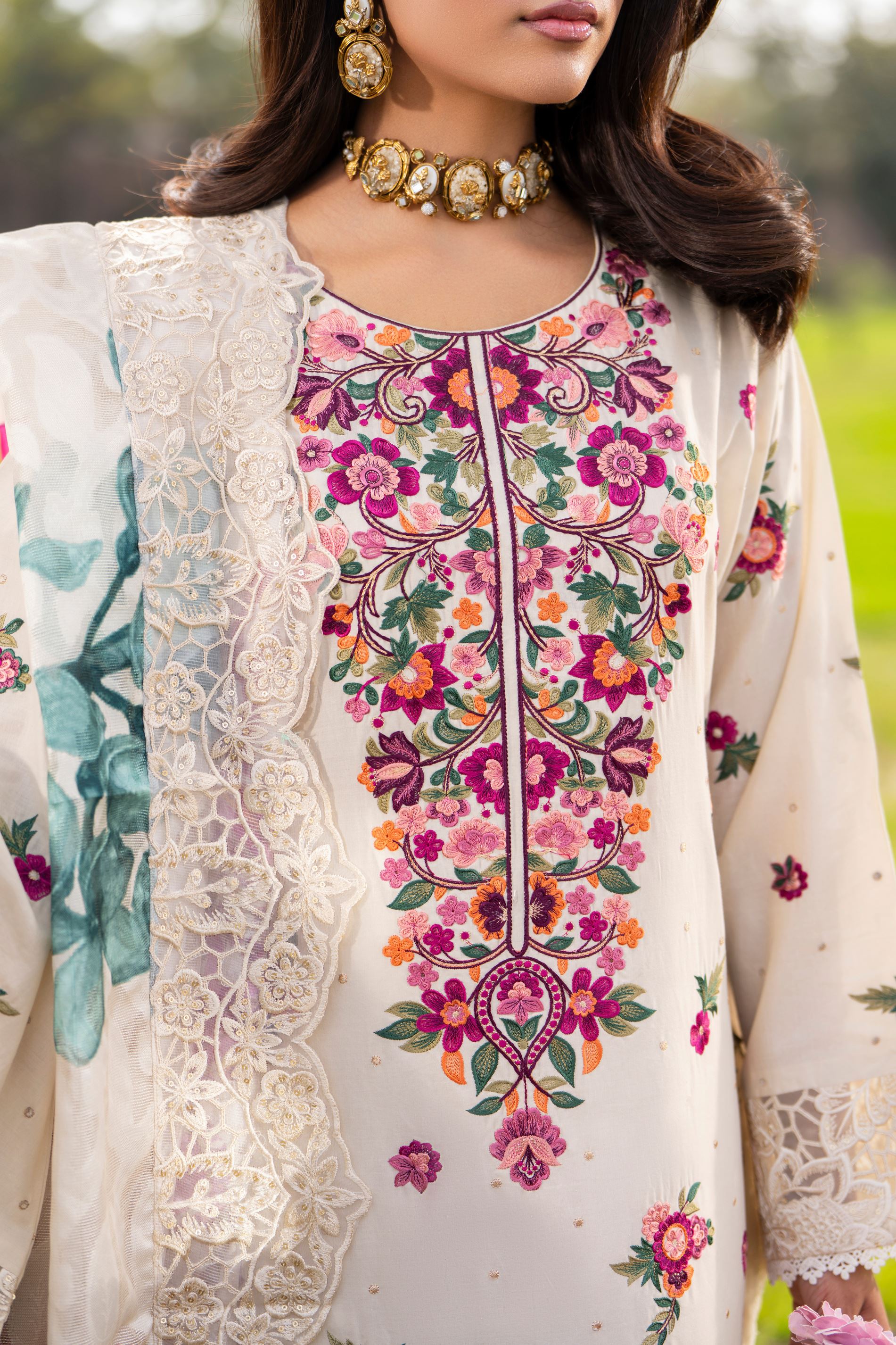 KC-1553-Ivory Bloom