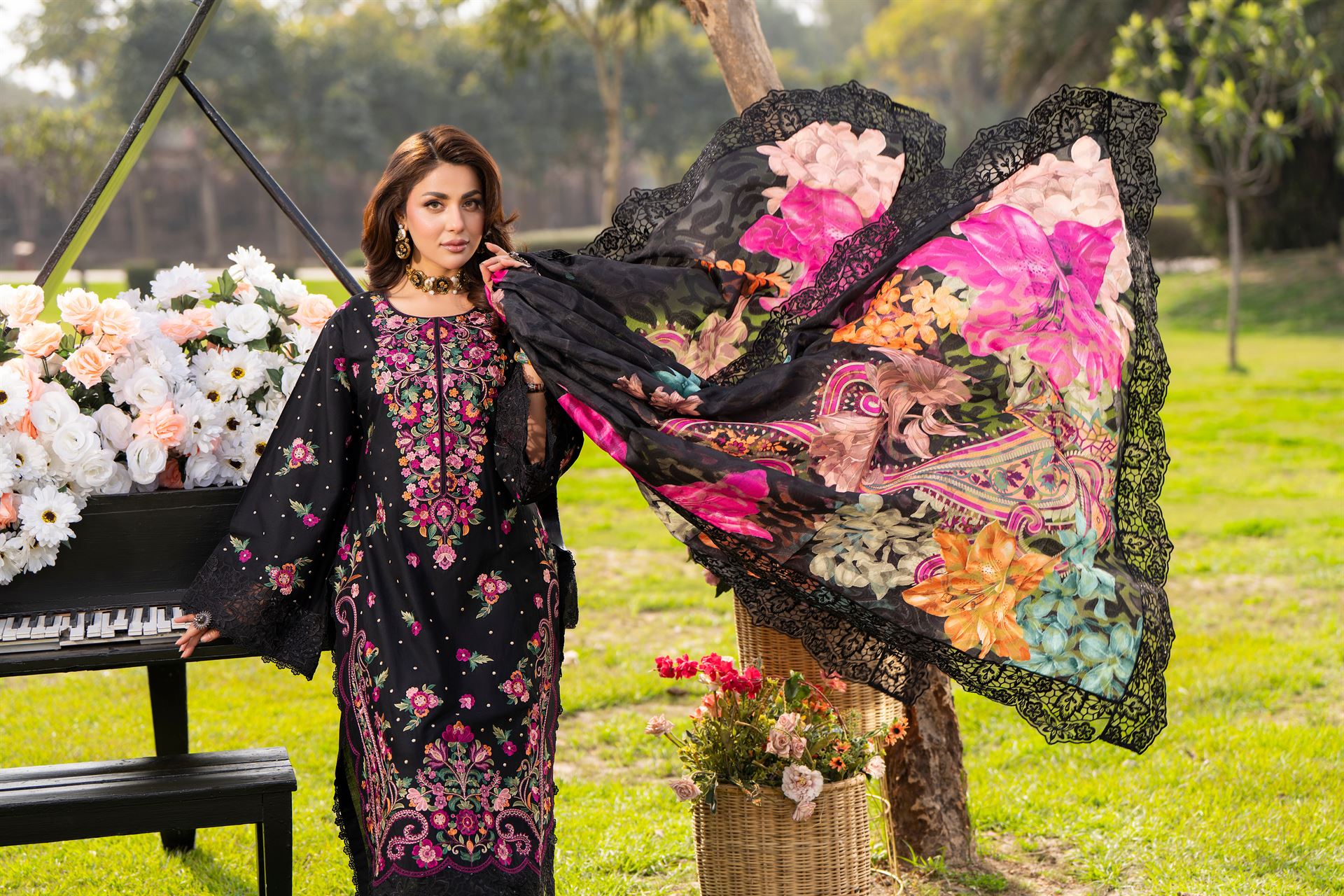 KC-1553-Black Floral