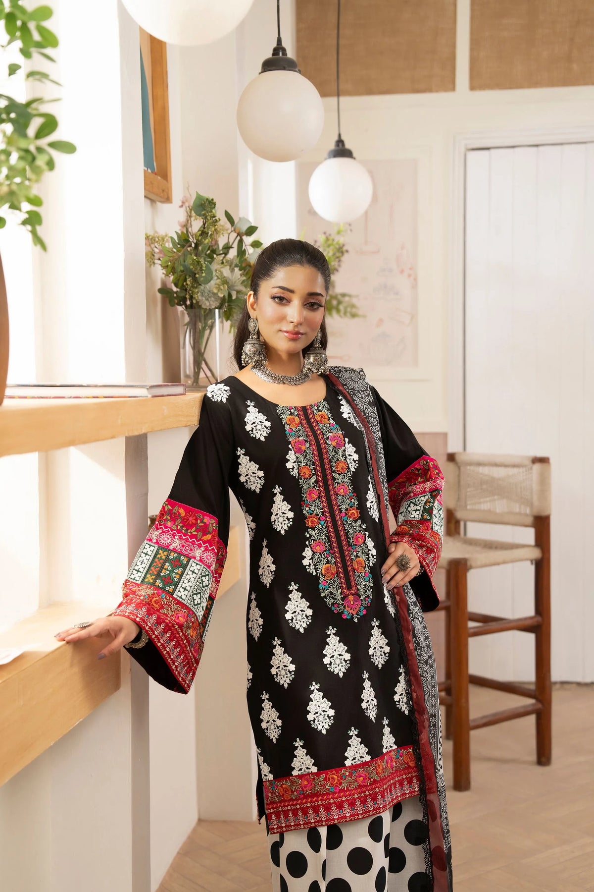 Karma Flora 1601 Rich Black