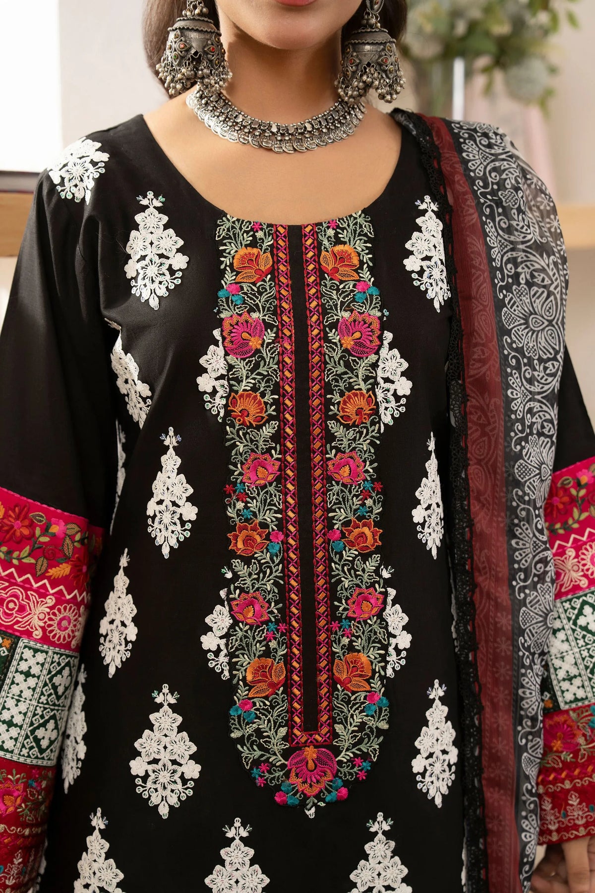 Karma Flora 1601 Rich Black