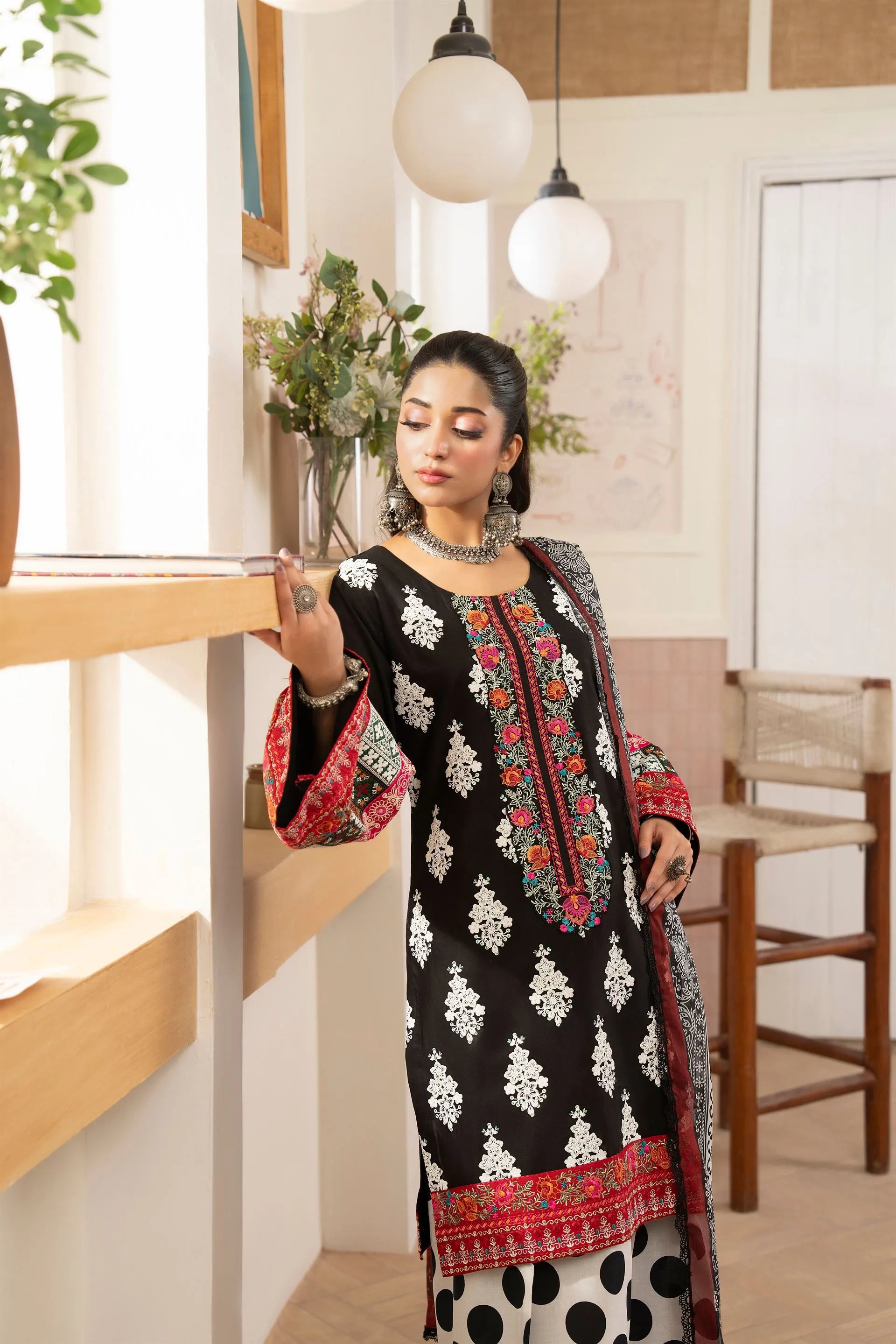 Karma Flora 1601 Rich Black