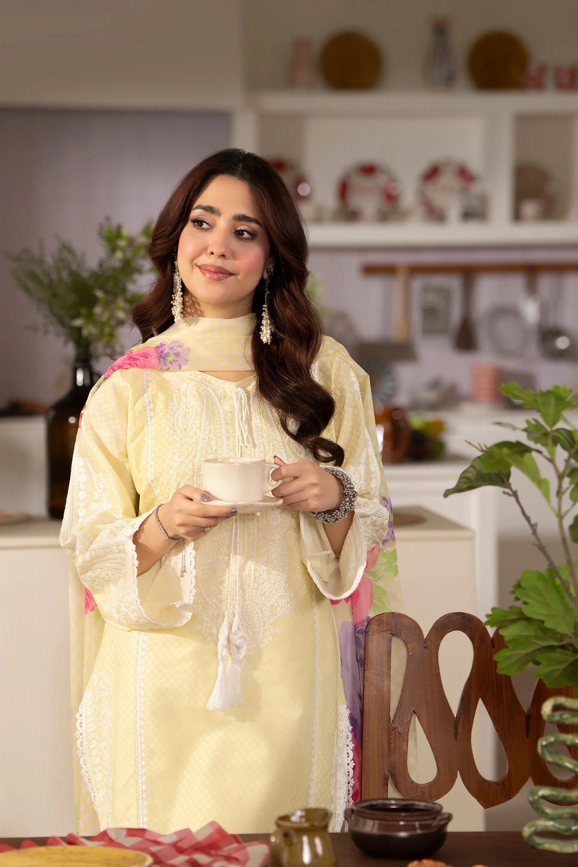 Karma Flora 1590 Butter Cream