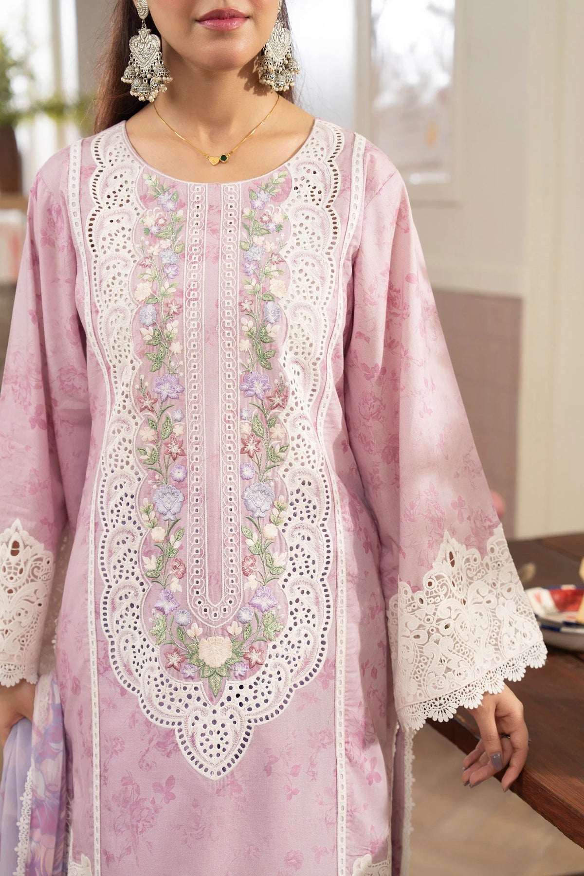 Karma Flora 1603 Dusty Lilac