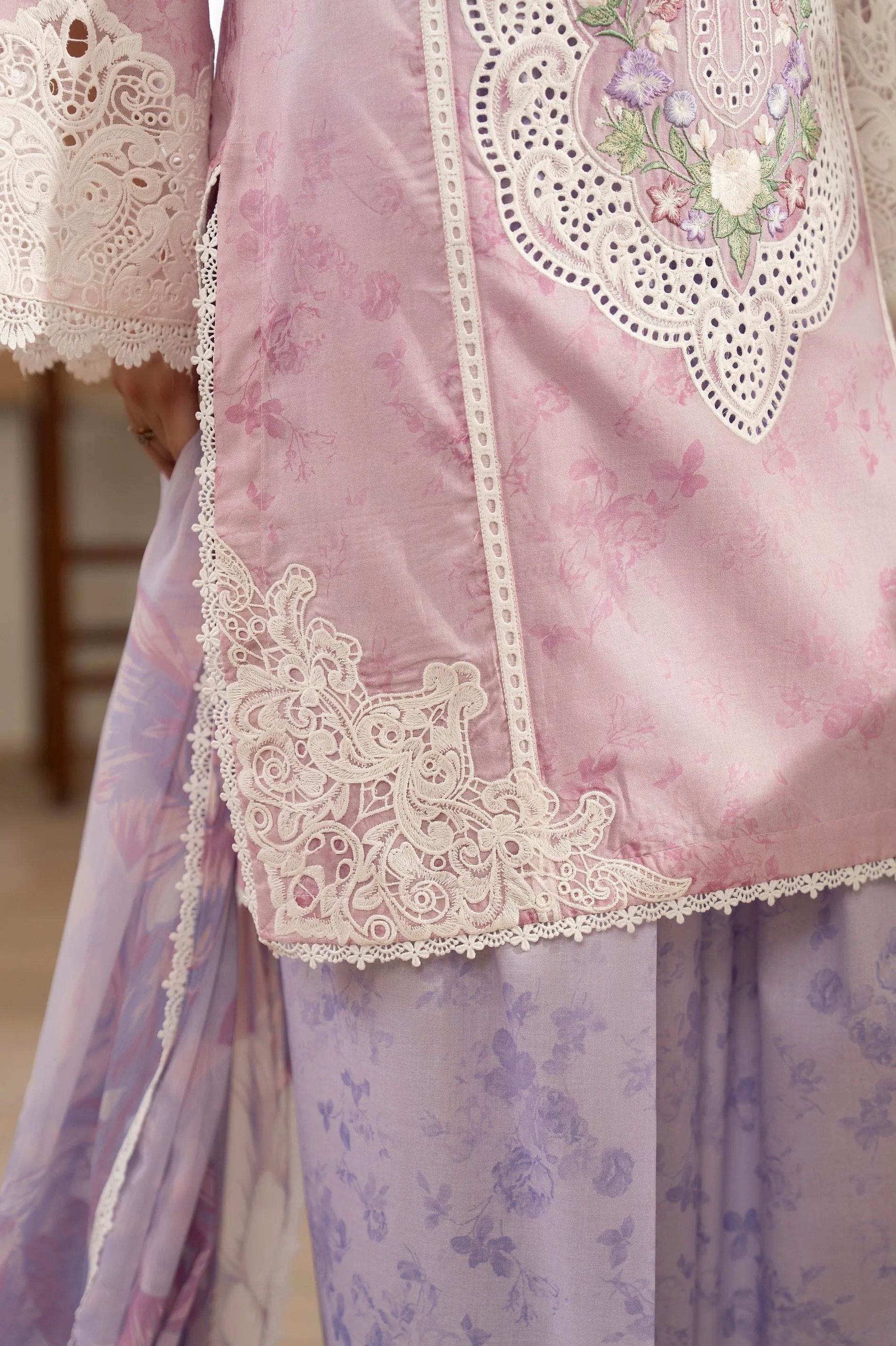 Karma Flora 1603 Dusty Lilac