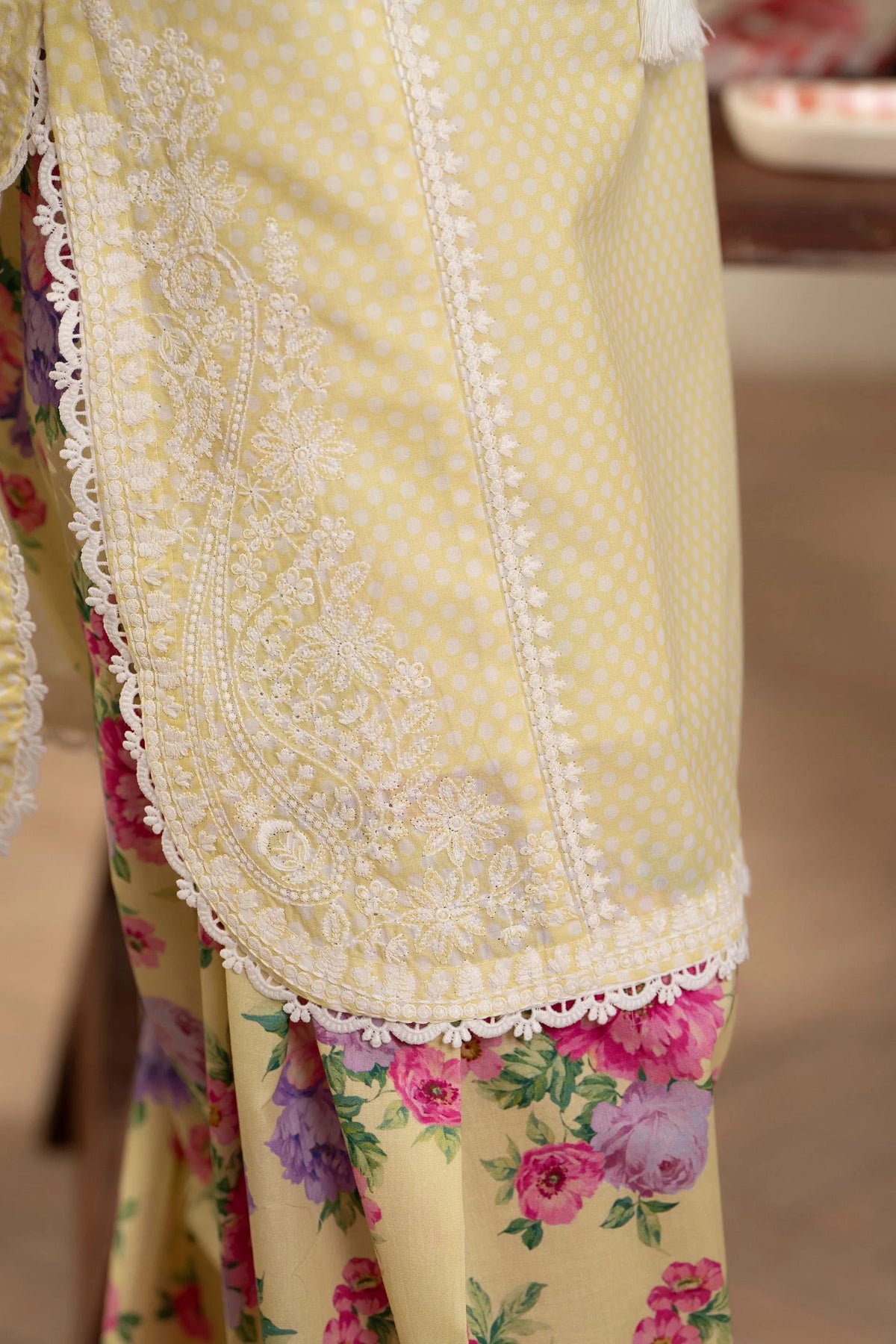 Karma Flora 1590 Butter Cream
