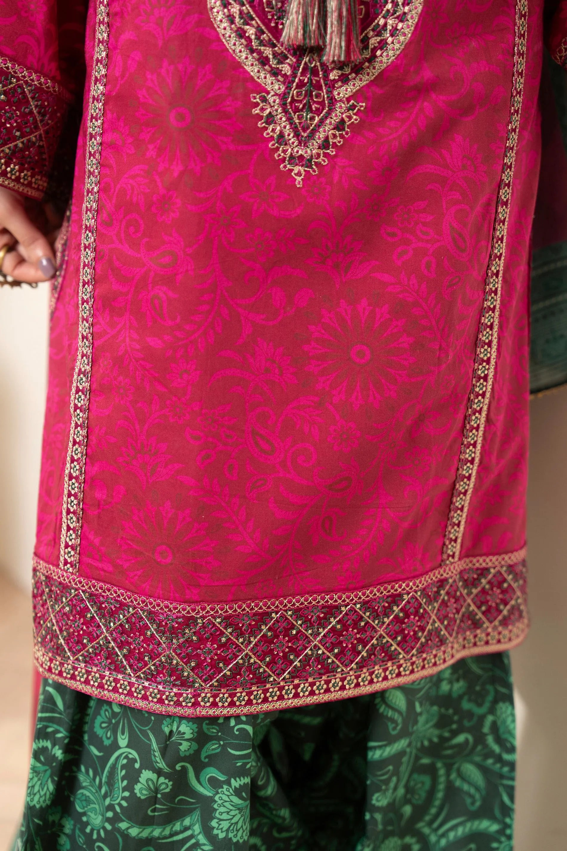 Karma Flora 1595 Cerise Pink