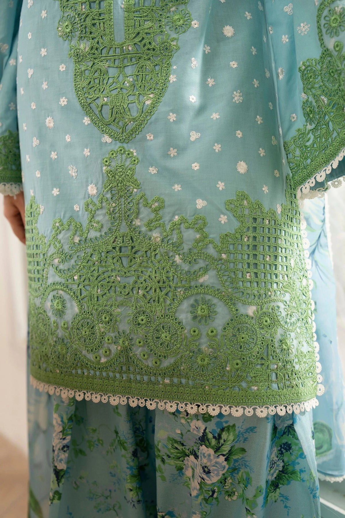 Karma Flora 1599 Misty Blue