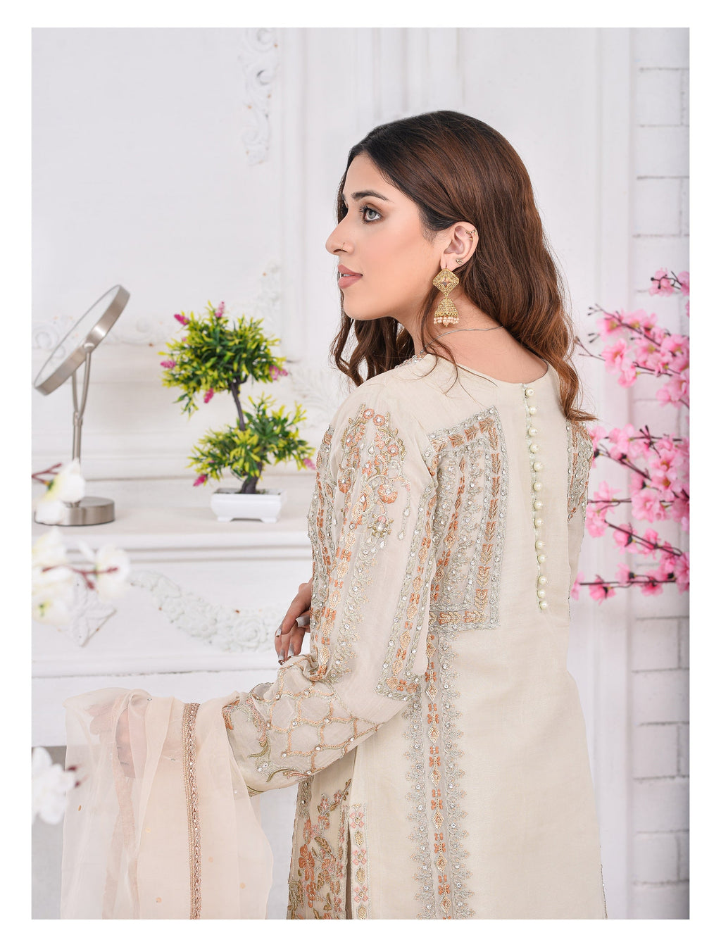 NAFEES - Sherry's wardrobe