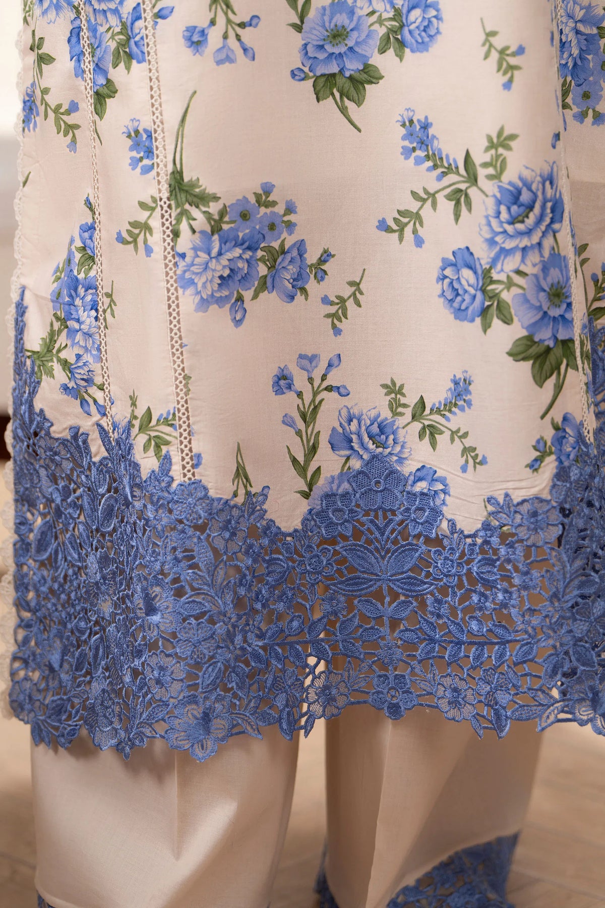 KC-1598 - Bluebell Ivory