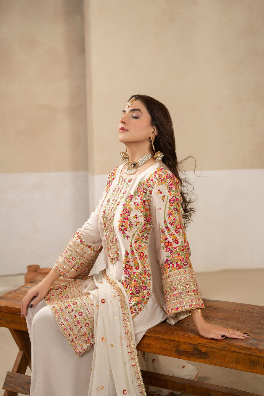 KC - F-533 - WARM IVORY