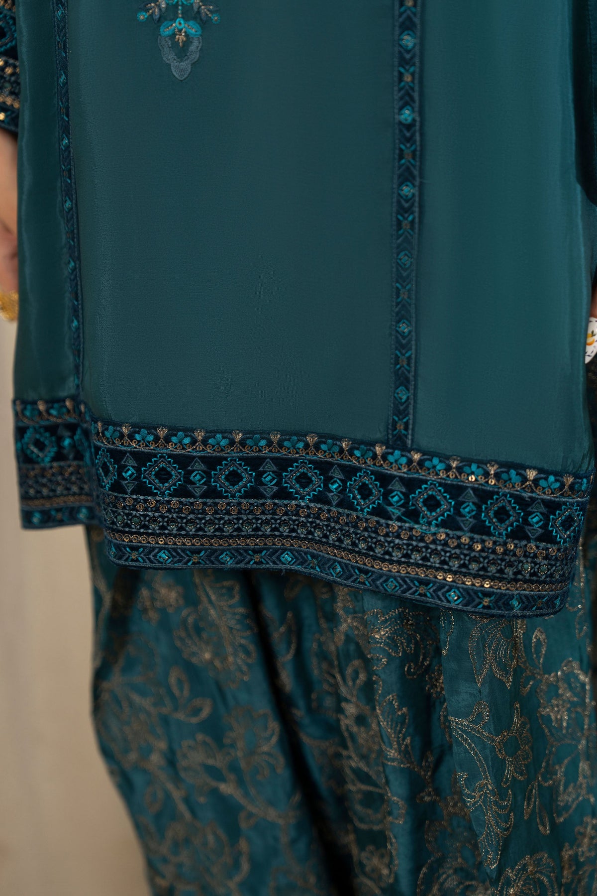 KC - F-528 - PEACOCK GREEN