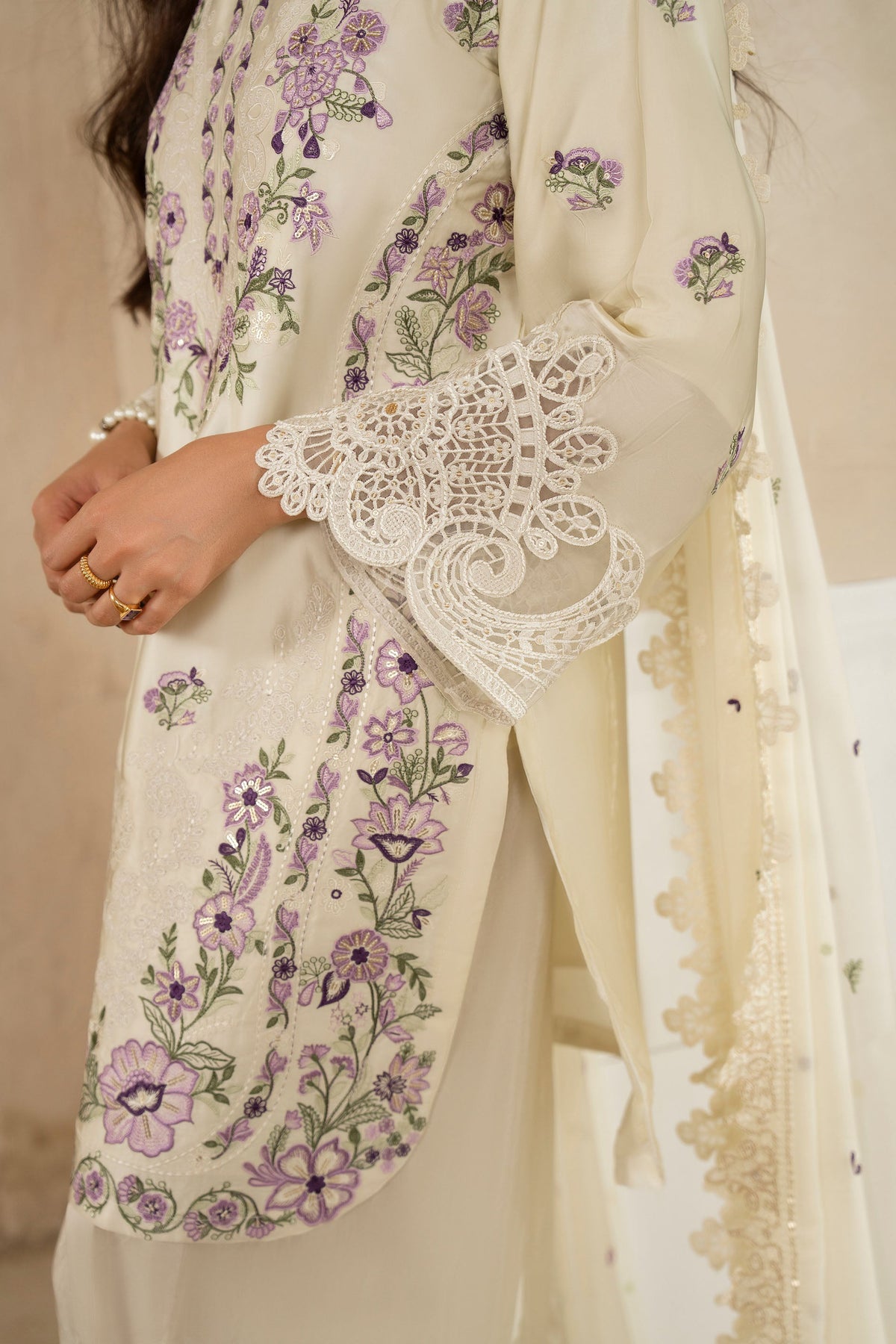 KC - F-532 - IVORY