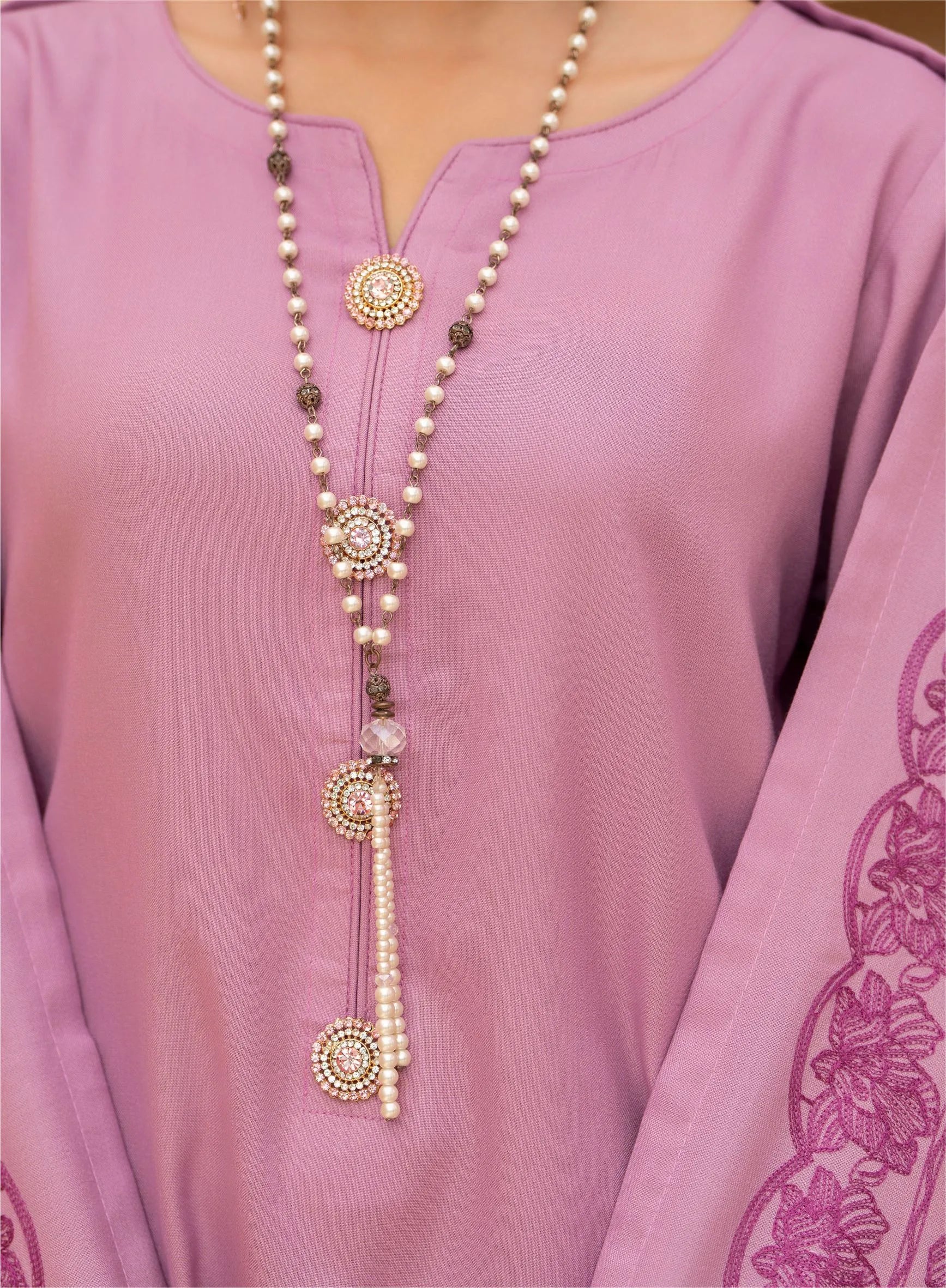 Shama-e-Husn - Raniya. H