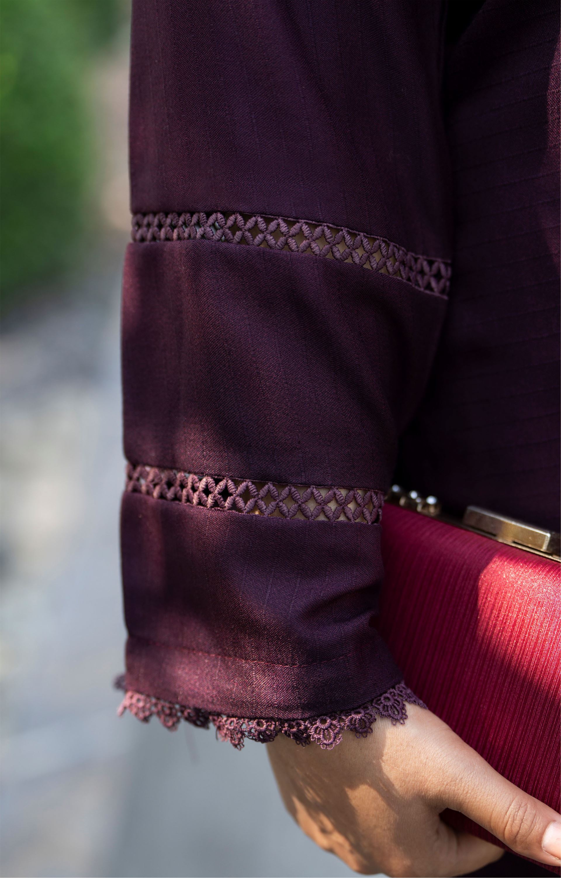 Plum Aura - Raniya. H