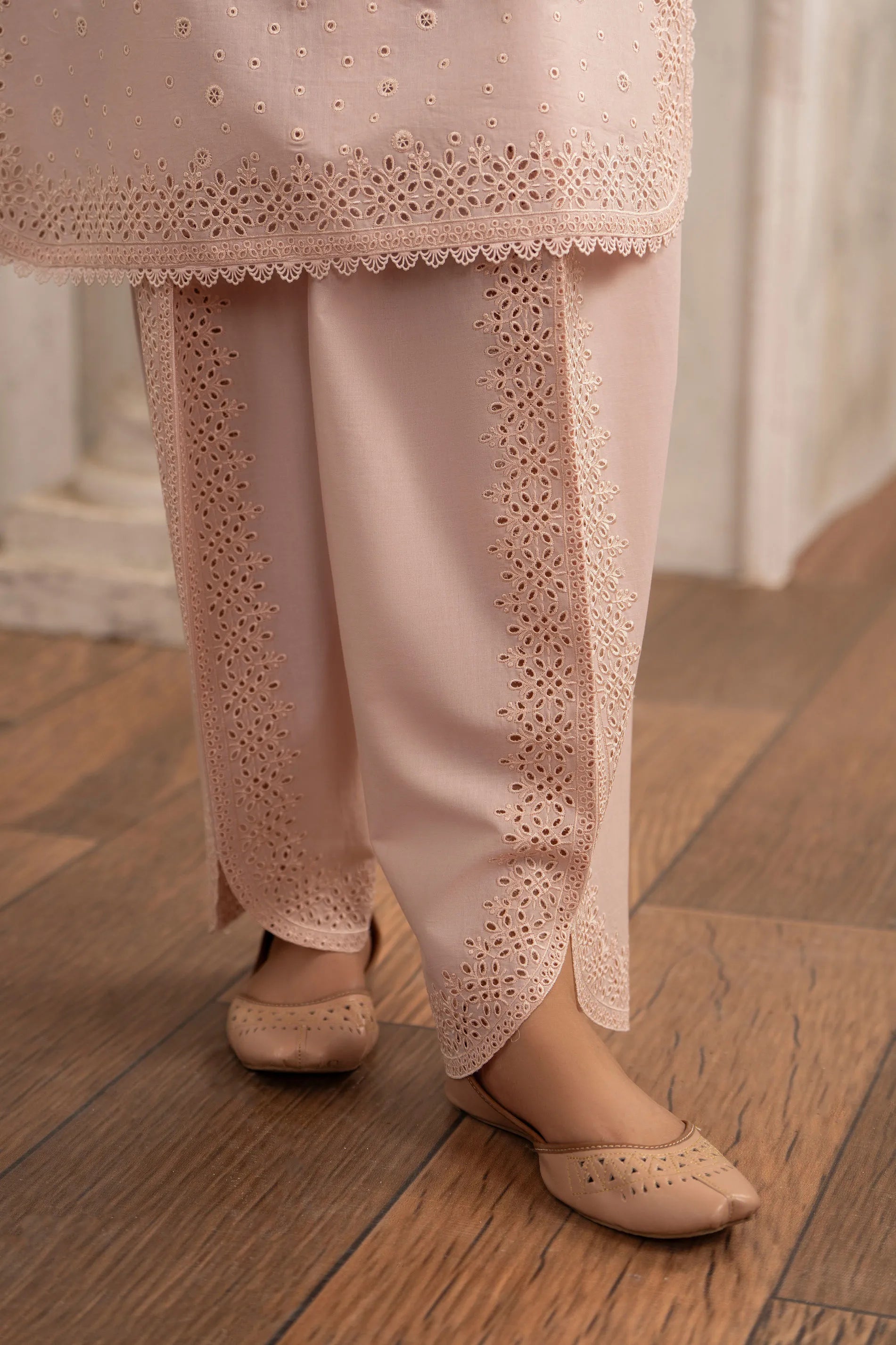 KC-1564 - Rosy Aura